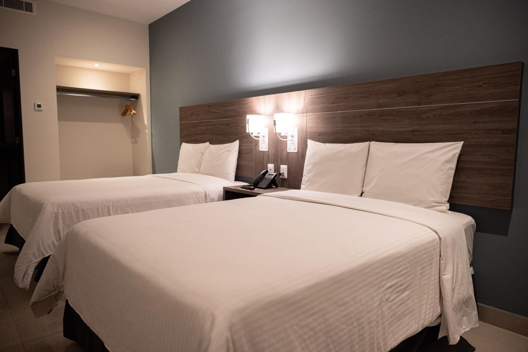Hotel Centria Monterrey Extérieur photo
