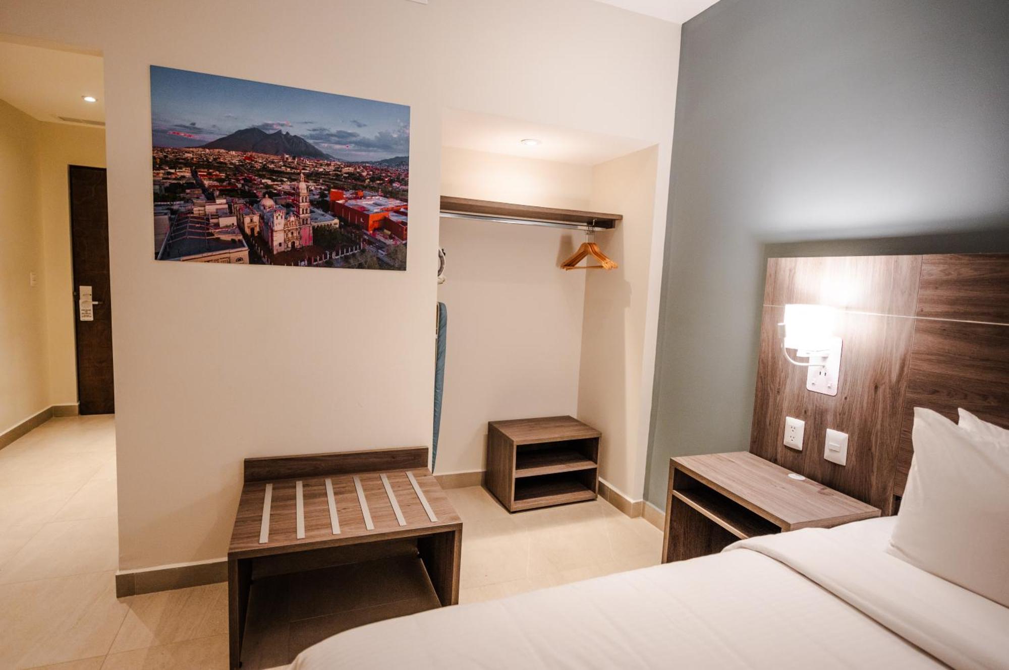 Hotel Centria Monterrey Extérieur photo